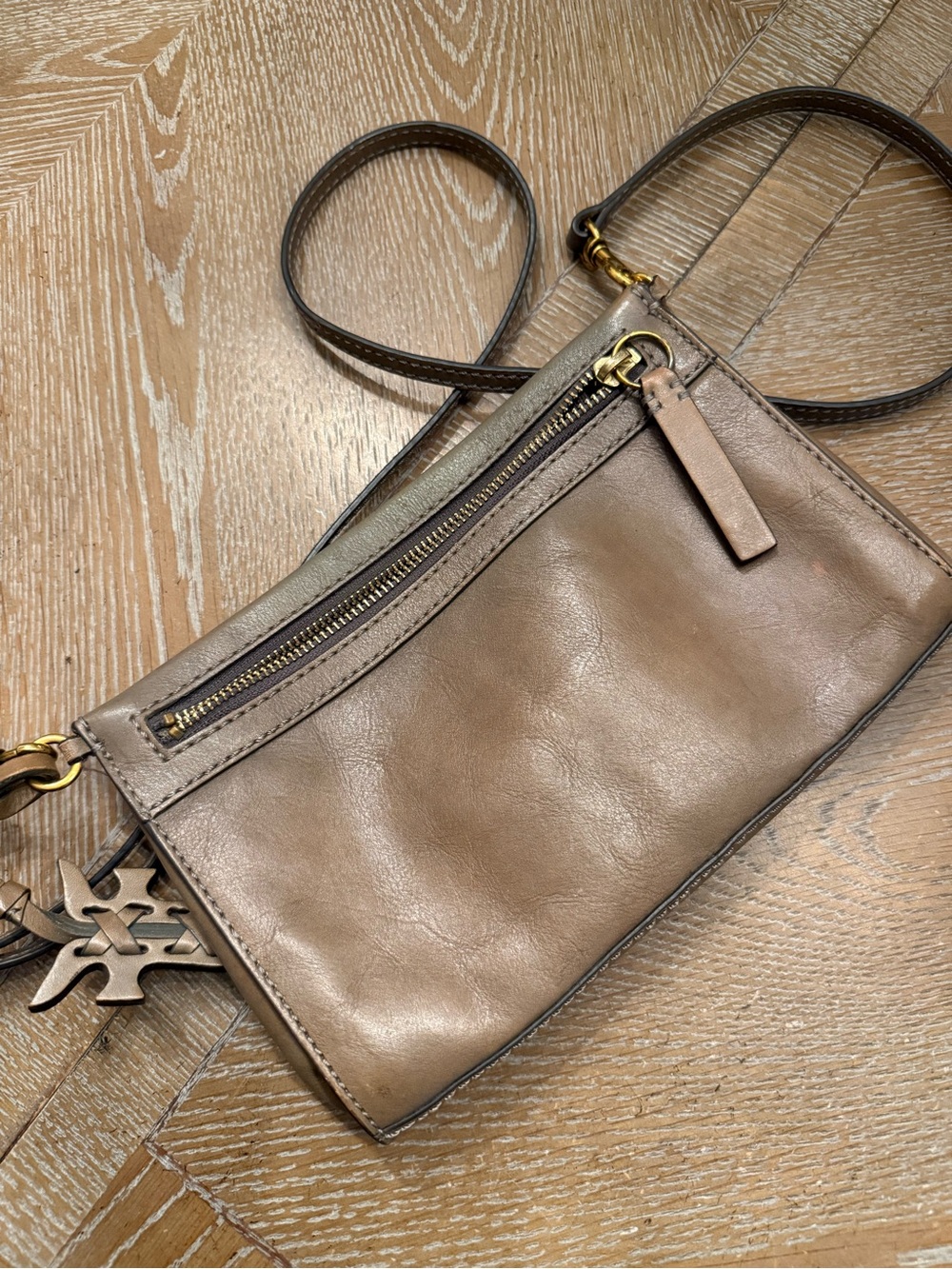 FRYE Women's Metallic Taupe Crossbody Bag - Sleek Everyday Carry - Picture 4 of 11